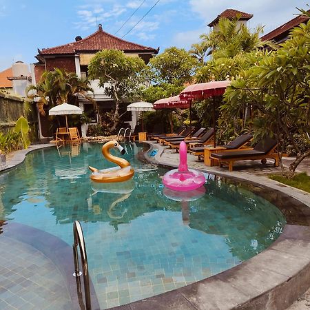 Berlian Inn Kuta Beach Экстерьер фото