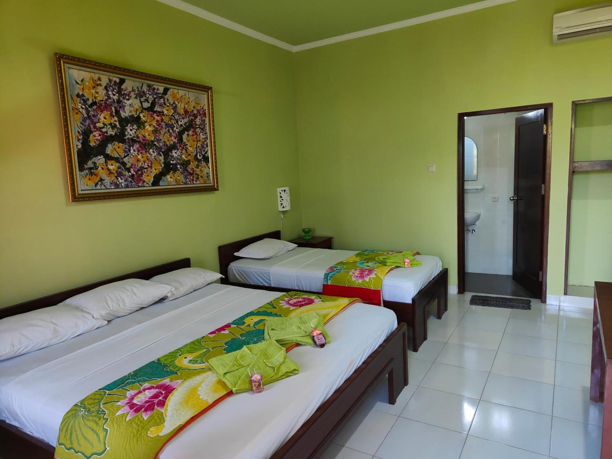 Berlian Inn Kuta Beach Экстерьер фото