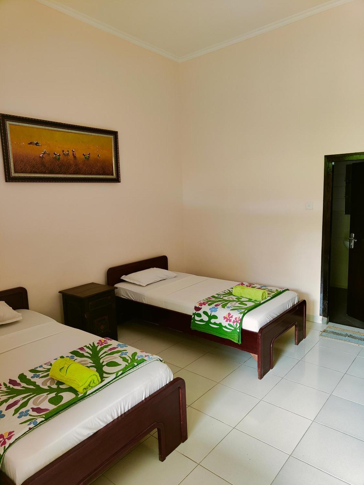 Berlian Inn Kuta Beach Экстерьер фото