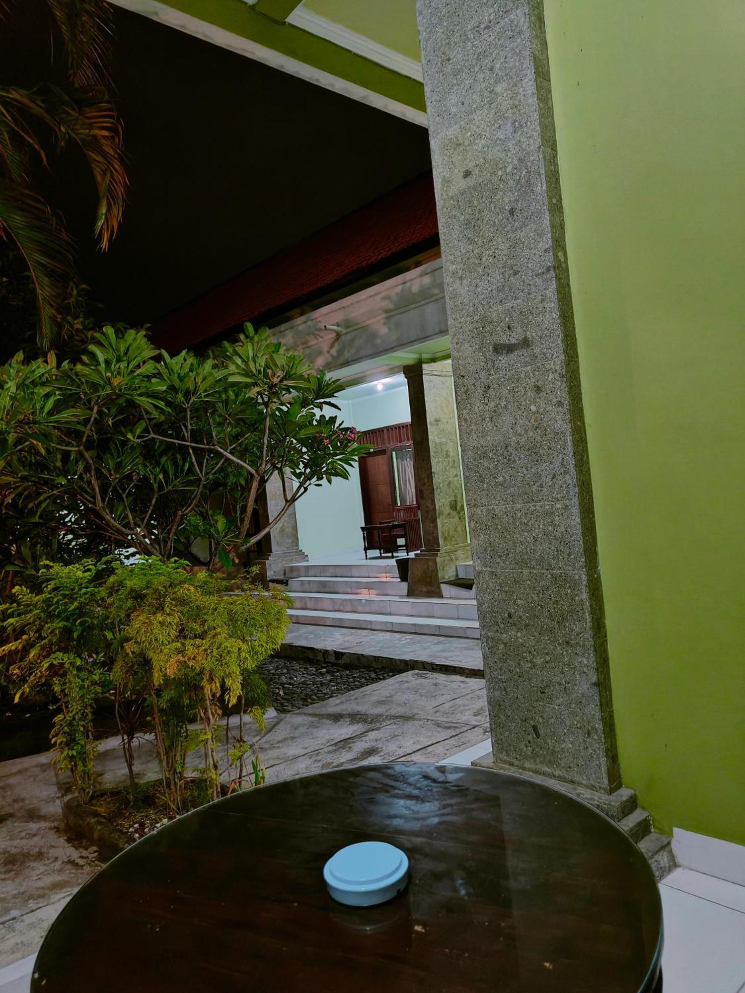 Berlian Inn Kuta Beach Экстерьер фото