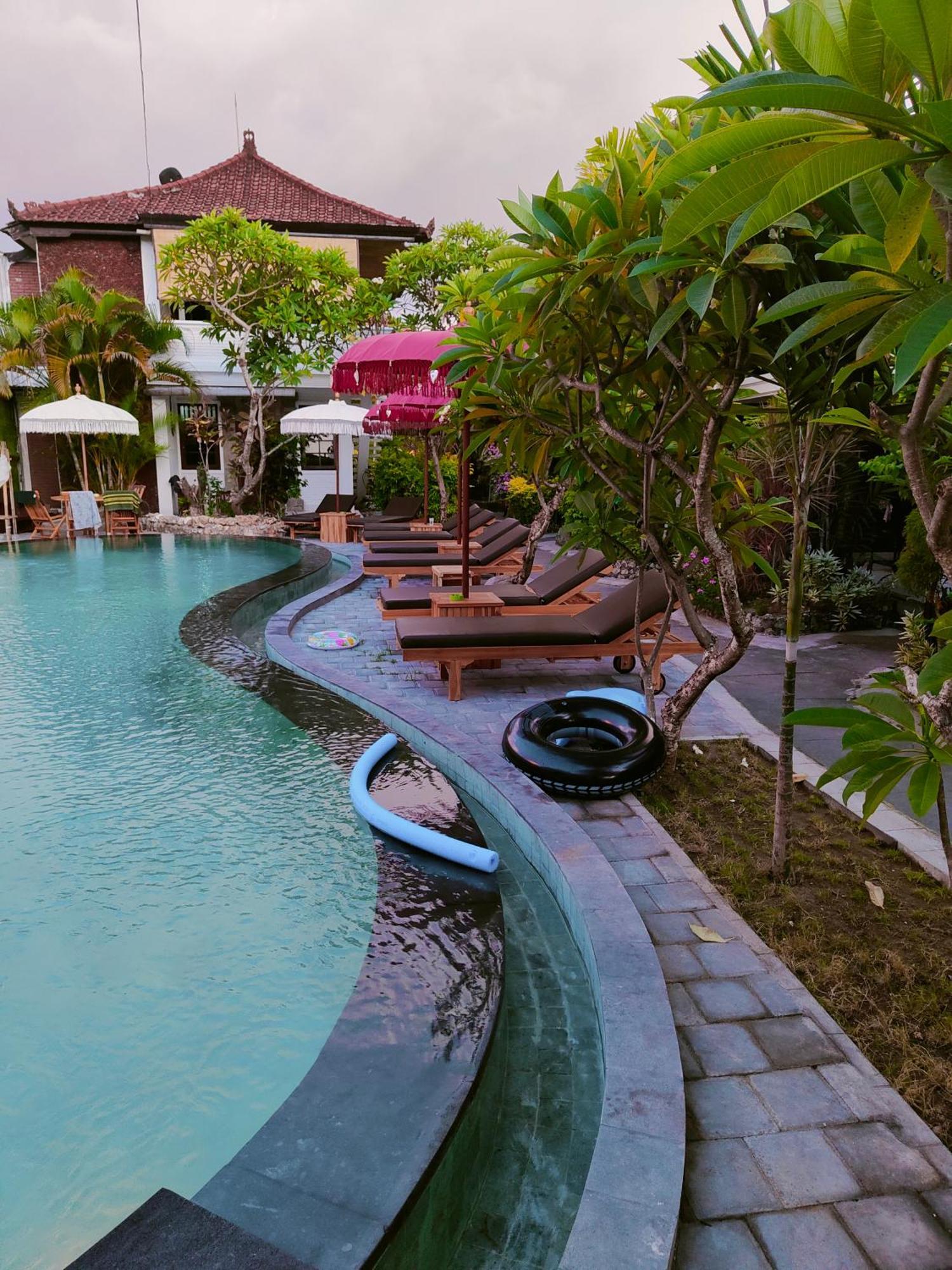 Berlian Inn Kuta Beach Экстерьер фото